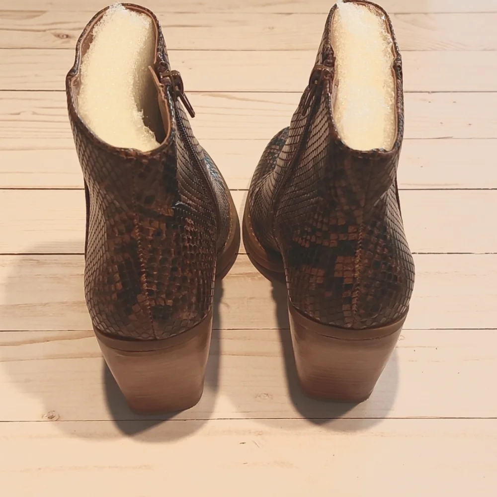 Snakeskin Ankle Boot - Picture 6 of 8